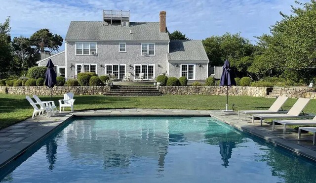 Beautiful , private Nantucket home near Nobadeer beach