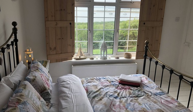 Beautiful Private Room With Sea Views (Breakfast Not Included)