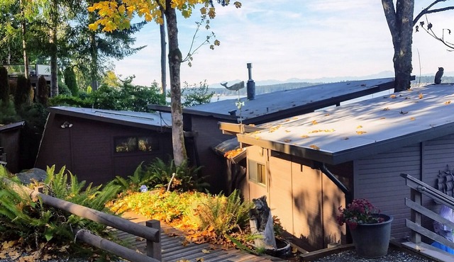 Beautiful Private Raft Island Waterfront Cottagen