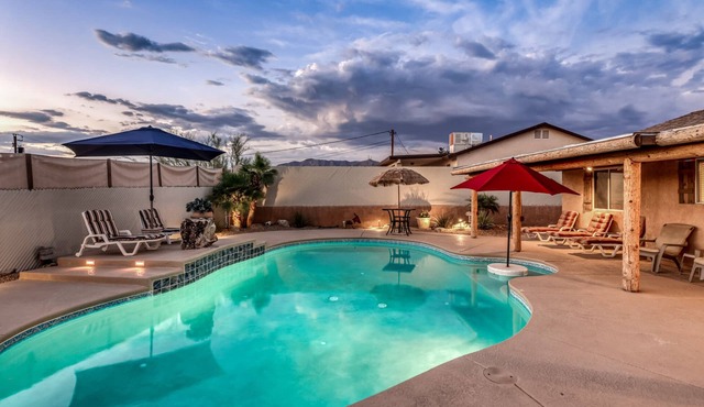 Beautiful private RESORT-like backyard!