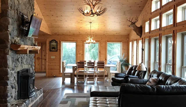 Beautiful Private Retreat only 25 miles from Beautifull Lake Cumberland.