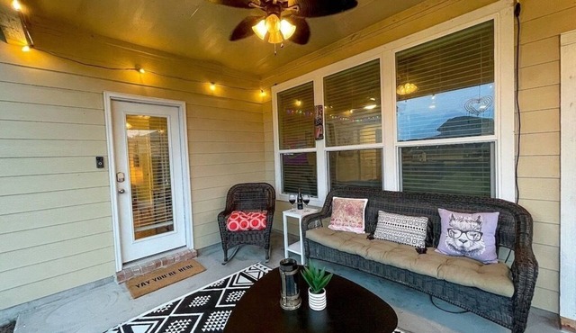Beautiful Private Suite Near Samsung Project, Dell Diamond, and Kalahari!