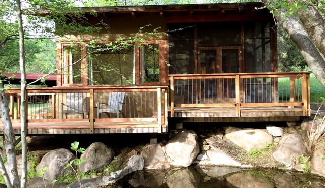 Beautiful Private Cottage 3 miles from the Sequoia Park Entrance