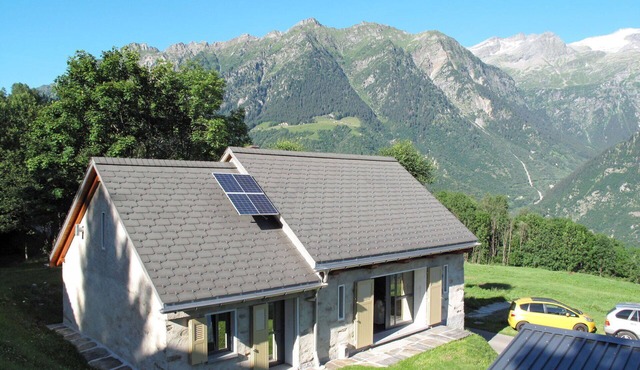 Beautiful private villa for 8 people with TV, patio and pets allowed