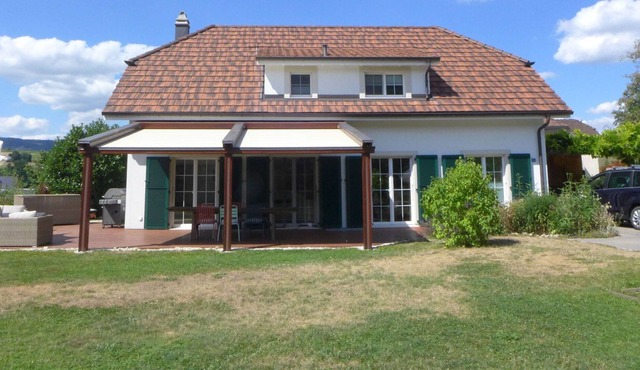 Beautiful private villa for 9 people with WIFI, terrace, pets allowed and parking