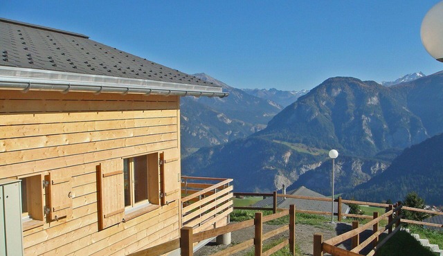 Beautiful private villa for 6 guests with WIFI, TV, terrace, pets allowed and panoramic view