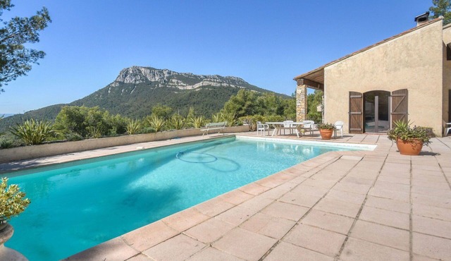 Beautiful private villa for 6 people with private pool, TV and terrace