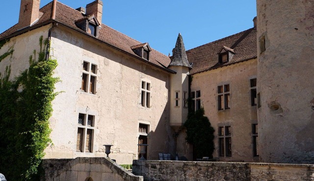 Beautiful private villa for 8 people with pool, WIFI, TV, patio and pets allowed