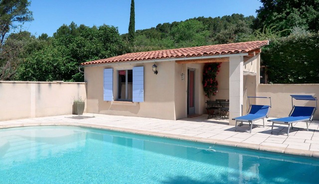 Beautiful private villa for 6 guests with WIFI, private pool, A/C, TV and terrace