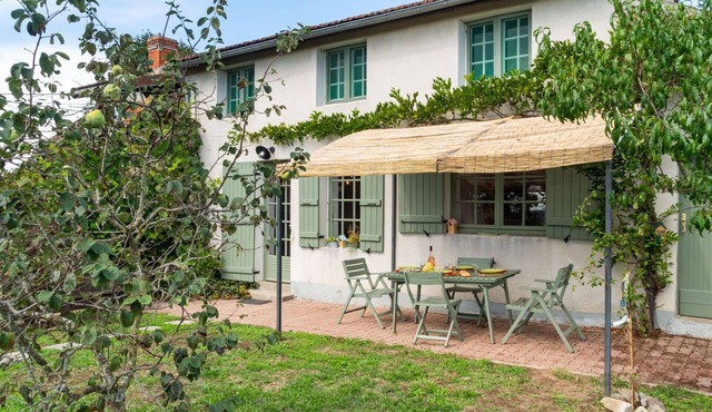 Beautiful private villa for 4 people with WIFI, TV, terrace and pets allowed