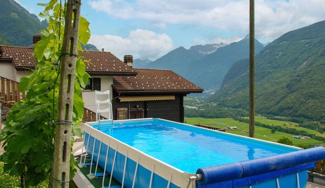 Beautiful private villa for 6 guests with private pool, WIFI, TV, patio and pets allowed