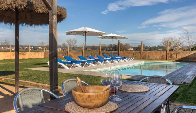 Beautiful private villa for 14 guests with WIFI, private pool, TV, patio and pets allowed