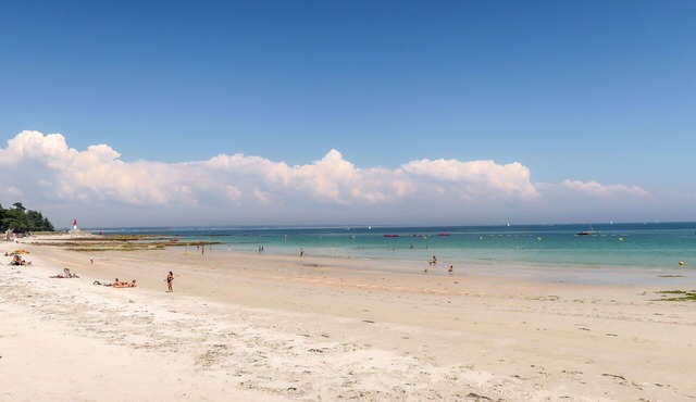 Beautiful private villa for 4 people with TV, pets allowed and parking