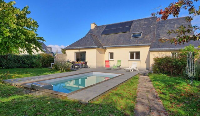 Beautiful private villa for 10 people with WIFI, private pool, TV and terrace