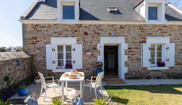 Beautiful private villa for 5 people with TV, terrace, pets allowed and panoramic view