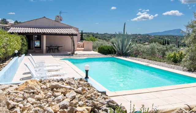 Beautiful private villa for 6 people with private pool, TV, terrace, pets allowed and parking