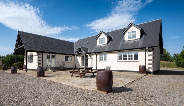 Beautiful private villa for 6 guests with WIFI, TV, patio, panoramic view and parking