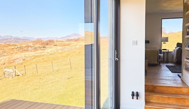 Beautiful private villa for 8 people with WIFI, TV, terrace, pets allowed and panoramic view