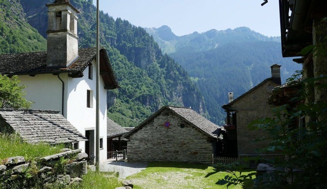 Beautiful private villa for 2 people with TV and balcony