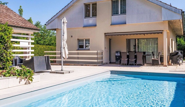 Beautiful private villa for 8 people with WIFI, private pool, TV, terrace and pets allowed