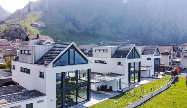 Beautiful private villa for 10 guests with WIFI, TV, patio and pets allowed