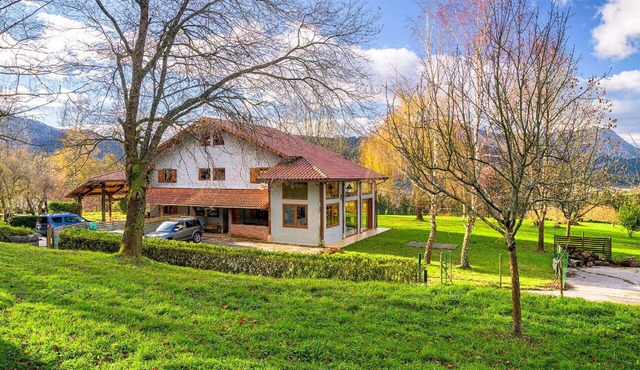 Beautiful private villa for 6 guests with WIFI, TV, patio, panoramic view and parking