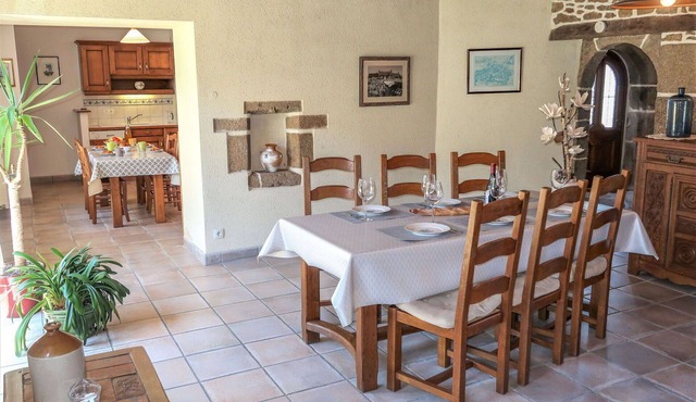Beautiful private villa for 6 people with WIFI, TV and terrace