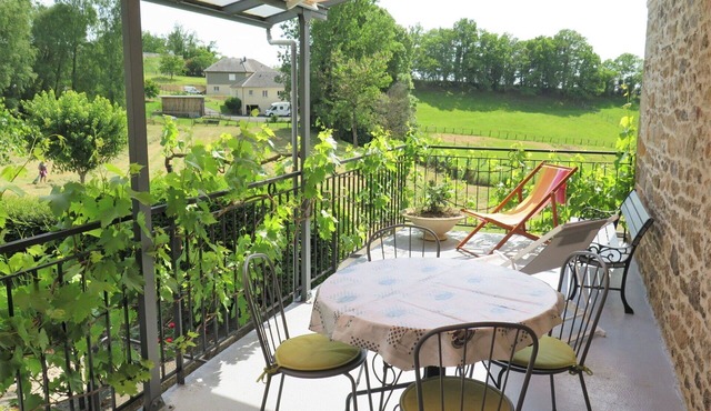 Beautiful private villa for 4 guests with TV, terrace, pets allowed and panoramic view