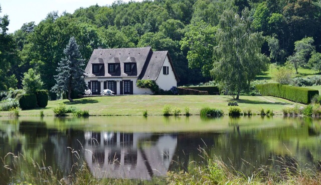 Beautiful private villa for 8 guests with A/C, WIFI, TV and terrace