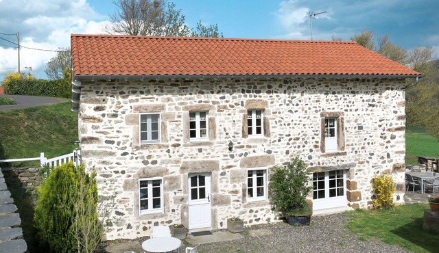 Beautiful private villa for 6 guests with WIFI, TV, terrace and pets allowed