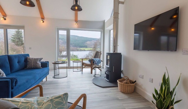 Beautiful private villa for 4 people with WIFI, TV, patio, pets allowed and panoramic view