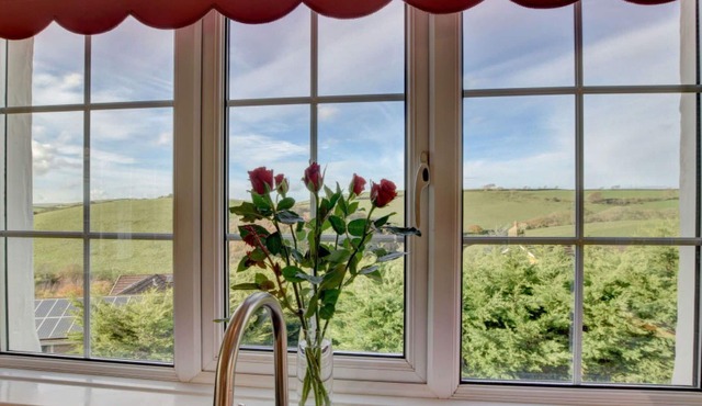 Beautiful private villa for 6 people with WIFI, TV, patio, pets allowed, panoramic view and park...