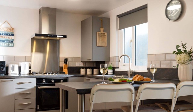 Beautiful private villa for 4 guests with WIFI, TV, pets allowed and panoramic view