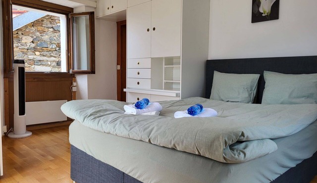 Beautiful private villa for 6 guests with WIFI, TV, balcony and pets allowed