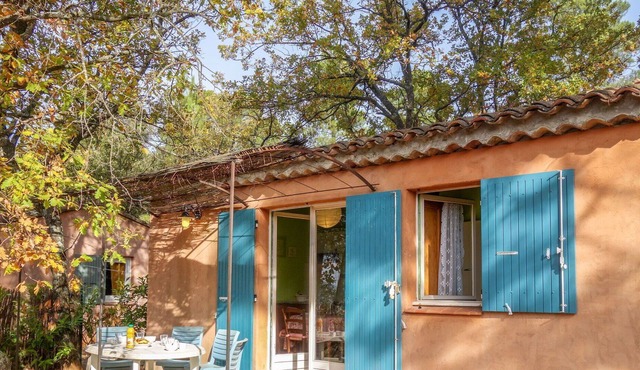 Beautiful private villa for 4 guests with WIFI, pool, terrace, pets allowed and parking