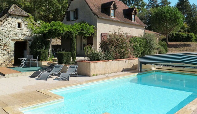 Beautiful private villa with WIFI, private pool, TV, patio, pets allowed, panoramic view and par.