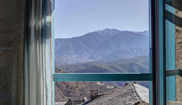 Beautiful private villa for 8 people with TV and terrace