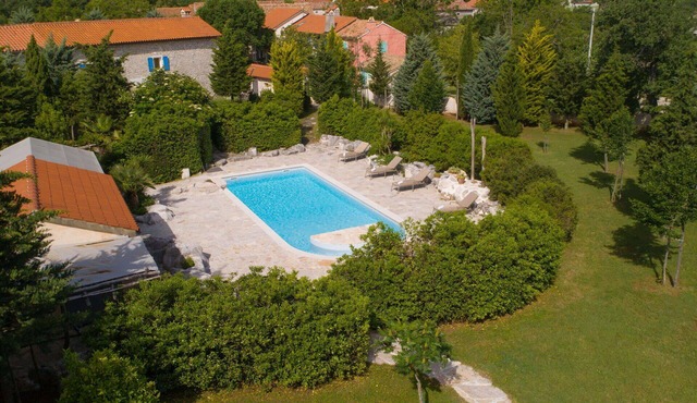 Beautiful private villa for 12 guests with A/C, private pool, WIFI, TV, terrace and pets allowed