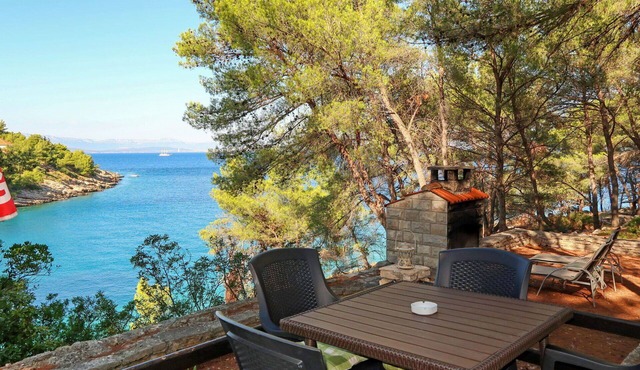 Beautiful private villa for 6 people with A/C, WIFI, TV, terrace and parking