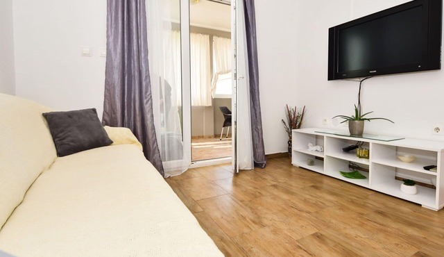 Beautiful private villa for 6 people with private pool, A/C, WIFI, TV and terrace