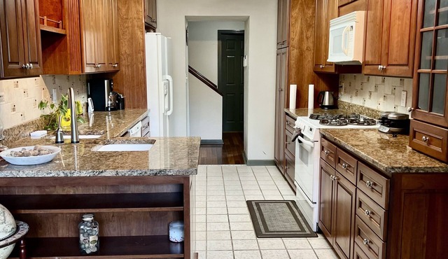 Beautiful Private west Knoxville home 2700sf