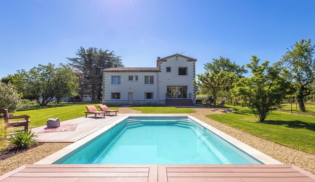 Beautiful Property on the Banks of the Dordogne with Private Pool