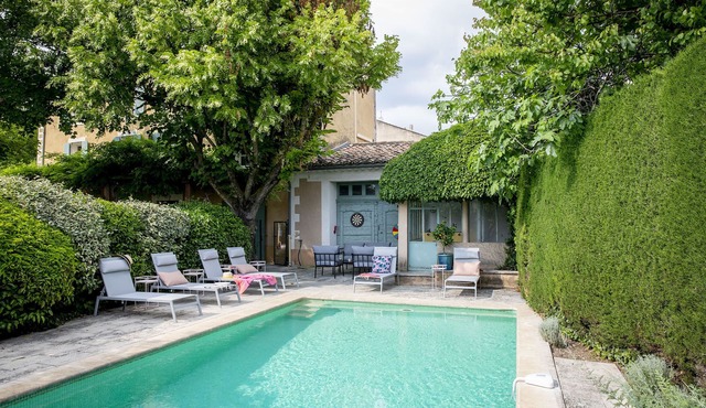 Beautiful Provencal Bastide, 8 bedrooms, 20 beds, swimming pool, AC, wifi