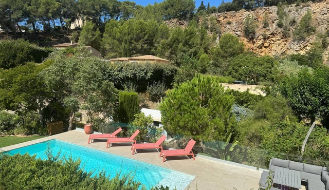 Beautiful Provencal villa with private pool
