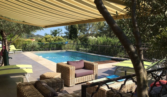 Beautiful Provencal villa with infinity pool