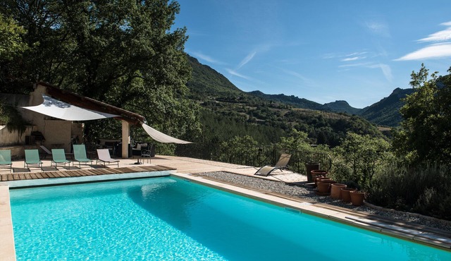 Beautiful provencal house with a view, hanging gardens & a great swimming pool