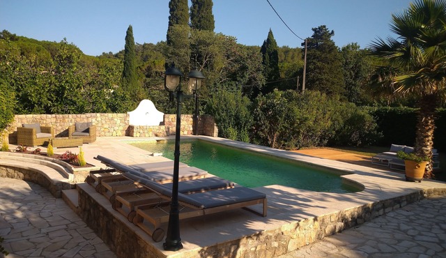 BEAUTIFUL PROVENCAL HOUSE WHERE LIFE IS GOOD