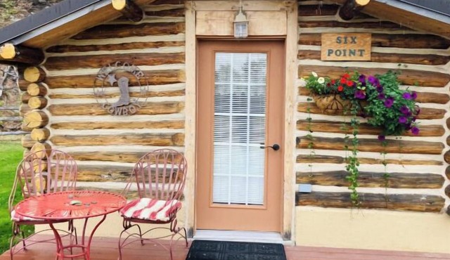 Beautiful, Quaint, and Cozy Historic Cabin