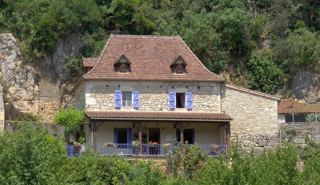 BEAUTIFUL QUERCYNOISE RESIDENCE with breathtaking views of the Lot and St Cirq Lapopie