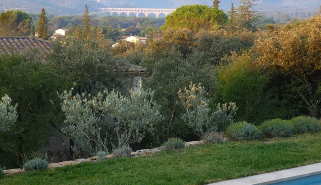 Beautiful, quiet apartment with magnificent view of the Pont du Gard